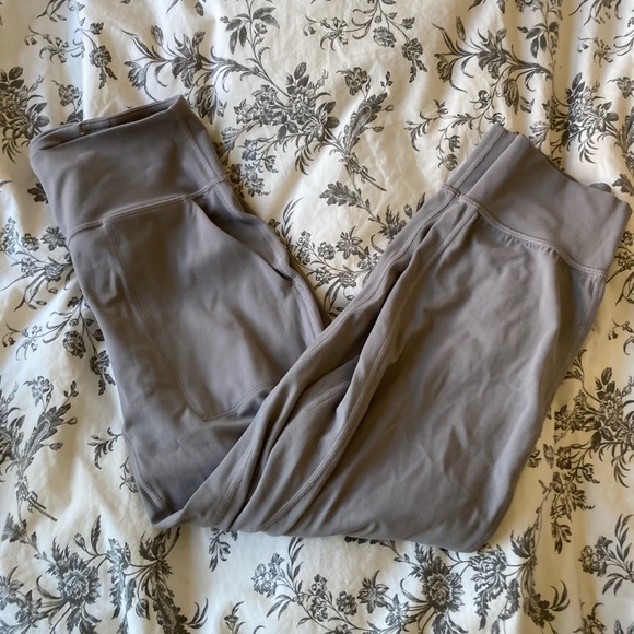 Lulu Align high-rise wide leg crop 23” - Picture 2 of 3